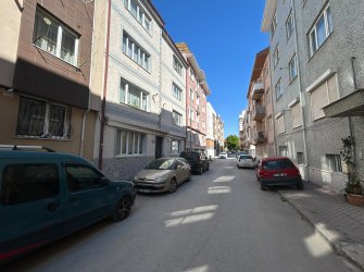 AKARBAŞI MAHALLESİNDE SATILIK 2+1 BAKIMLI DAİRE